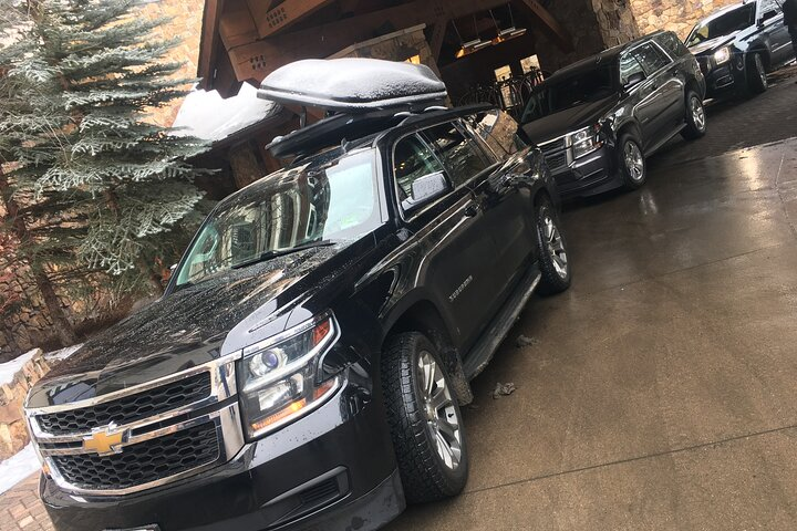 Town 2 Mountain
 t2mvipcar.com
 tmexpressinfo@yahoo.com
 303 763 0043
#privatetransfer #luxurycar #dia #vail #aspen #breckenridge #avon #beavercreek #familytime #colorado #mountains #skiresort #